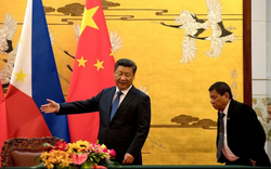 Trung Quốc rải thính và ông Duterte mắc câu