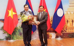 Chủ tịch nước CHDCND Lào tặng Huân chương cho tập thể và các cá nhân của TP Đà Nẵng
