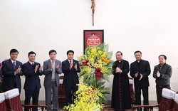Lãnh đạo Hà Nội chúc mừng tân Tổng Giám mục Tổng Giáo phận Hà Nội