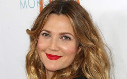 Diễn viên đình đám Drew Barrymore lí giải nguyên nhân không phẫu thuật thẩm mỹ 