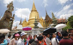 Du khách nước ngoài trên 50 tuổi phải có bảo hiểm sức khỏe khi xin visa dài hạn tại Thái Lan