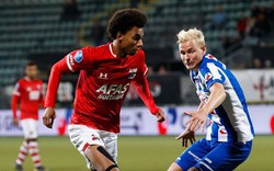 HLV Heerenveen lí giải cho quyết định để Văn Hậu ngoài sân