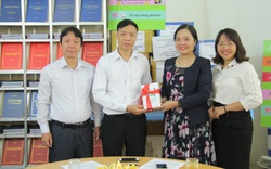 Trao tặng hơn 4.000 đầu sách cho các thư viện, trường học tỉnh Hòa Bình