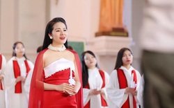 Phạm Thuỳ Dung chào Giáng sinh bằng CD Moon và MV Ave Maria