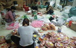 Hà Nội: Thu giữ hàng nghìn hộp bánh và mứt Tết 