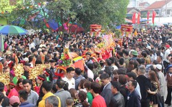 Quảng Ninh: Độc đáo lễ hội rước người sống lên miếu Tiên Công