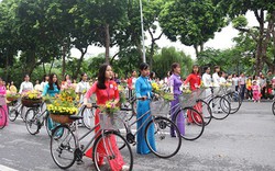 Hà Nội diễu hành tuyên truyền thực hiện Xây dựng người Hà Nội văn minh thanh lịch