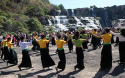 Lâm Đồng: Tưng bừng Lễ hội mùa Xuân dưới chân thác Pougour