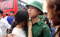 Nghệ An: Bịn rịn chia tay tại lễ tòng quân tiễn hơn 3.000 thanh niên đi nhập ngũ