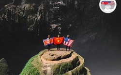 Quốc kỳ Việt - Mỹ - Triều cùng xuất hiện trong hang Sơn Đoòng