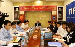 Thứ trưởng Lê Khánh Hải làm việc với Trung tâm đào tạo bóng đá trẻ Việt Nam