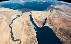 Mặt trận không gian: Trung Đông mở lối đi riêng với Mỹ