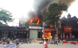 Hà Tĩnh: Cháy lớn xưởng ô tô gần khu vực chợ trung tâm