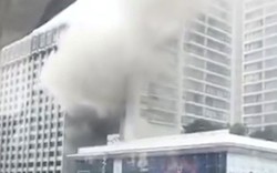 Khói bốc cuồn cuộn tại khách sạn sang ở Singapore: Di tản khẩn 500 người