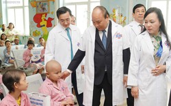 Thủ  tướng nhắc đến mẹ con bé Bình An trong ngày Lễ kỷ niệm 50 năm Bệnh viện K