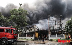 Cháy lớn khu nhà xưởng tại khu công nghiệp Sài Đồng B, nhiều tài sản bị cháy rụi