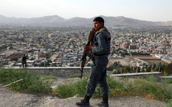 Có lối thoát cho leo thang Mỹ - Iran: Xung đột Afghanistan liệu có đủ sức bật?