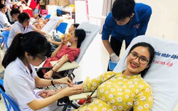 290 “giọt máu yêu thương” từ Ngày hội hiến máu tình nguyện Đại học Đông Á lần thứ 27