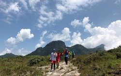 Trên 100 vận động viên tham gia Giải leo núi chinh phục đỉnh Lảo Thẩn năm 2019