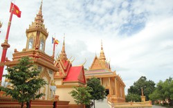Xiêm Cán: Ngôi chùa Khmer lớn và lộng lẫy nhất ở Nam Bộ