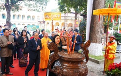 Lần đầu tiên tái hiện nghi lễ “Tống cựu nghinh tân” tại khu di sản Hoàng thành Thăng Long