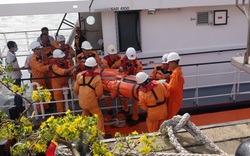 Cứu thuyền viên tàu nước ngoài gặp nạn trên biển