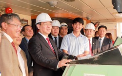 Phó Thủ tướng Vương Đình Huệ chúc Tết cán bộ, nhân viên 'bám trận địa sản xuất'