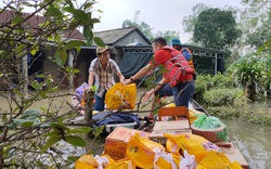 Trao tặng 500 phần quà hỗ trợ bà con vùng lũ Thừa Thiên – Huế