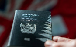 Tại sao hộ chiếu New Zealand bất ngờ lên 
