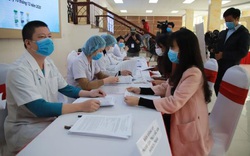 Sáng nay, 3 người đầu tiên sẽ được tiêm thử nghiệm vắc xin COVID-19 của Việt Nam