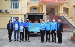 Hội Liên hiệp Thanh niên Việt Nam tặng 10.000 khẩu trang y tế cho xã Sơn Lôi