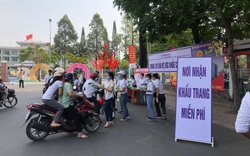 EVNGENCO 2 phát miễn phí 7.000 khẩu trang y tế cho người dân ở Cần Thơ