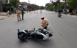 Không chấp hành hiệu lệnh, hai thanh niên tông xe máy làm gãy chân CSGT