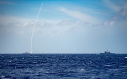 Hải quân Mỹ phóng tên lửa: Tín hiệu cảnh báo Trung Quốc?
