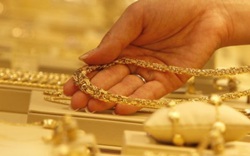 Giá vàng SJC tiếp tục tăng vọt, vàng trang sức rẻ hơn khá nhiều