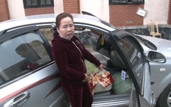 Người phụ nữ mang tiền án đi 
