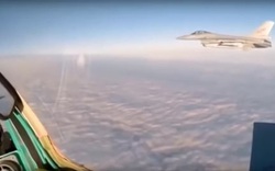 Tiêm kíkèo nhà cái malaysia MiG-31 Nga bay kèo nhà cái malaysiaặn đầu F-16 NATO, phi công ra dấu hiệu: Hãy biến đi!
