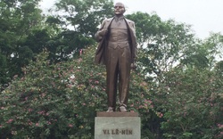 Đoàn đại biểu Đảng, Nhà nước dâng hoa kỷ niệm 150 năm ngày sinh Lenin