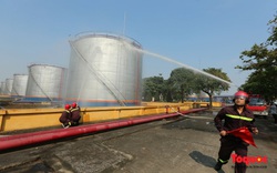 Kiểm tra an toàn phòng cháy chữa cháy tại Tổng kho xăng dầu Đức Giang
