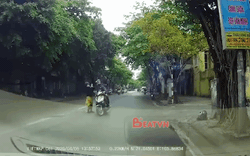 CLIP: kèo nhà cái trực tiếp euro phụ nữ hoảng hốt vì bị giật dây chuyền, chi tiết đứa bé đi cùng khiến dân mạng tranh cãi