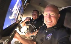 Cận cảnh gương mặt hai phi hành gia người Mỹ trên trạm không gian quốc tế