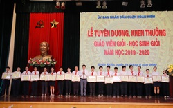 Ngành GD&ĐT quận Hoàn Kiếm tổ chức Lễ tuyên dương, khen thưởng giáo viên giỏi, học sinh giỏi năm 2019-2020.