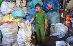 Huế: Kiểm tra cơ sở phế liệu, phát hiện nhiều bao tải rác thải y tế
