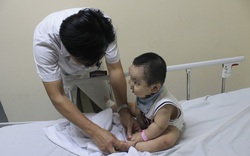 Bệnh tay chân miệng vào mùa: Trẻ em Hà Nội đua nhau nhập viện  