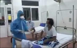 Xúc động clip bác sĩ cùng hát với bệnh nhân trong điểm cách ly Bệnh viện C Đà Nẵng