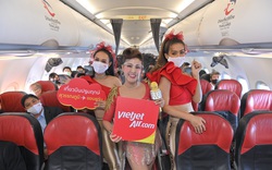 Vietjet Thái Lan khai trương đường bay Bangkok – Khon Kaen với màn biểu diễn của ca sỹ nổi tiếng Thái Lan Ying-Lee trên tàu bay
