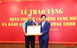 Ông Park Hang-seo trở thành HLV nước ngoài đầu tiên trong lịch sử bóng đá Việt Nam nhận Huân chương Lao động hạng Nhì