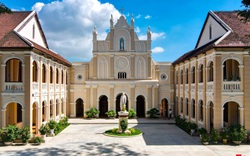 Tiểu chủng viện Làng Sông - kiến trúc Gothic tuyệt đẹp giữa đồng quê Việt Nam