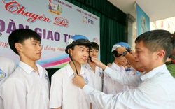 PTI phối hợp cùng Thủy đoàn I tặng mũ bảo hiểm cho học sinh tỉnh Quảng Ninh