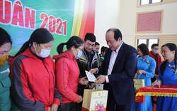 Bộ trưởng, Chủ nhiệm VPCP Mai Tiến Dũng tặng quà Tết công nhân Hà Nam